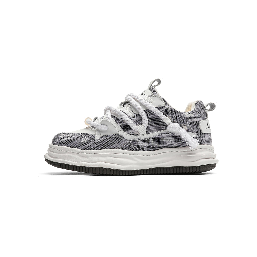 VERTARO A19 Black sneakers, side view